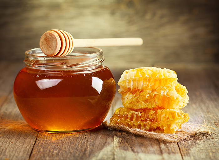 ما هي فوائد العسل على الريق
