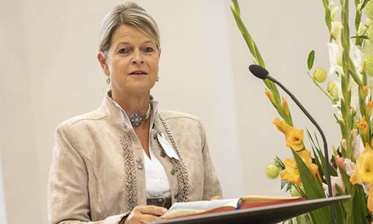 حجر وزيرة دفاع النمسا بعد إصاباتها بفيروس كورونا
