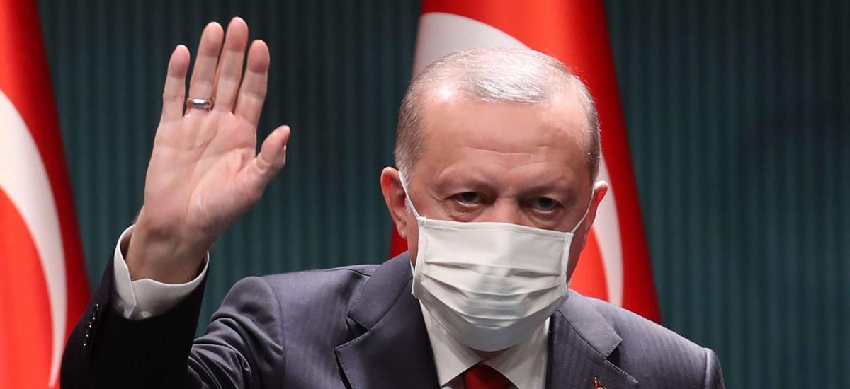 انتقادات لاذعة ضد أردوغان لإقامة مأدبة عشاء للكاظمي وسط تفشي فيروس كورونا