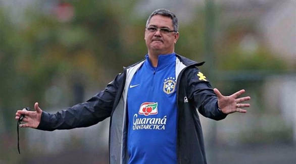 روجيرو ميكالي مدربًا لـ شباب الهلال لعام ونصف