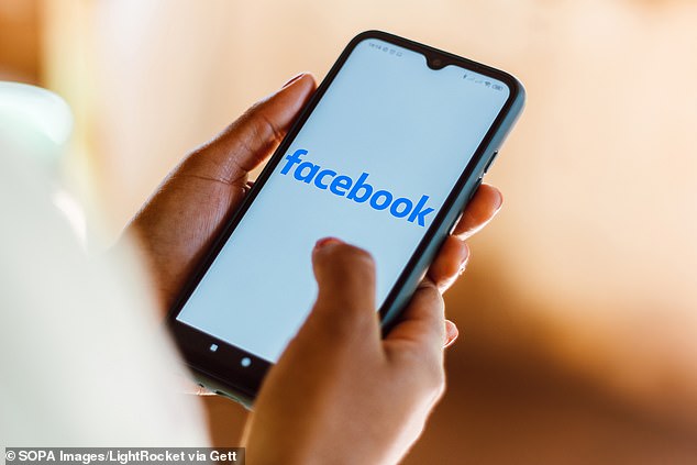 فيسبوك يوصل حملته على المعلومات المضللة بلقاح فيروس كورونا