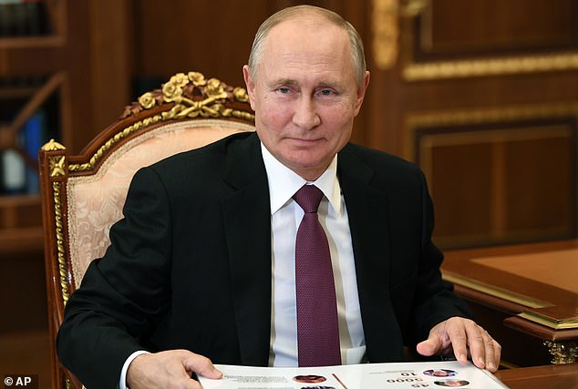 صهر بوتين يشتري أسهمًا في شركة روسية للبتروكيماويات مقابل ثمن بخس