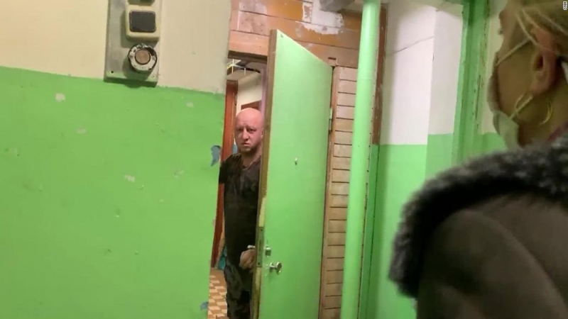 CNN زعيم المعارضة الروسي أليكسي نافالني تم تسميمه عبر ملابسه الداخلية  (3)