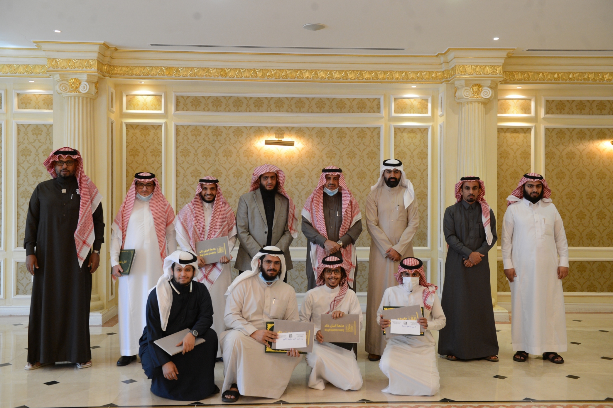رئيس جامعة الملك خالد يكرم الفائزين ببرامج مسك ونزاهة