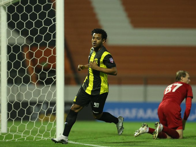 إنجاز مميز لـ رومارينيو بـ مباراة الشباب والاتحاد