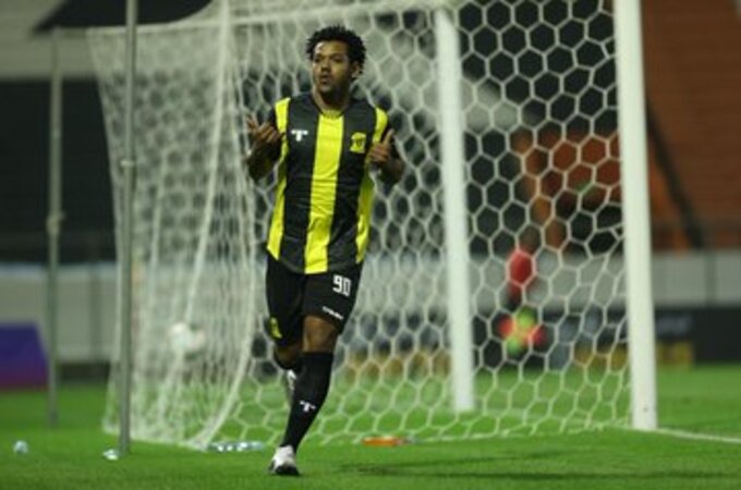 رومارينيو في مباراة الاتحاد والشباب