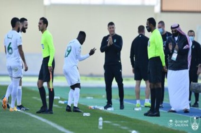 الأهلي يوافق على رحيل أحد لاعبيه بقرار من فلادان