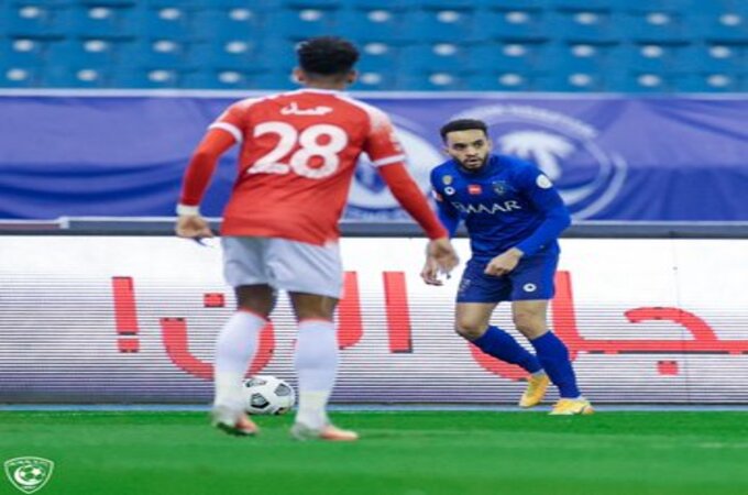 الوحدة يُنهي الشوط الأول متقدمًا على الهلال بهدف