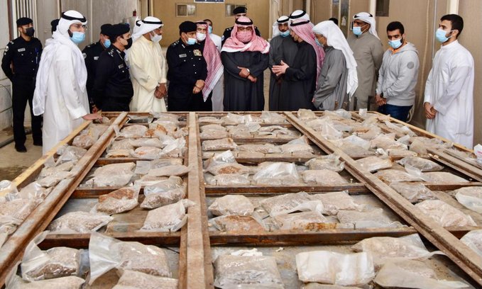 الكويت تعلن إحباط عملية إدخال مخدرات وأسلحة بالتعاون مع المملكة