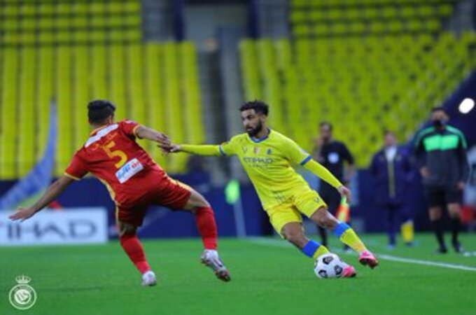 النصر يتفوق على ضمك بـ الشوط الأول في دوري محمد بن سلمان