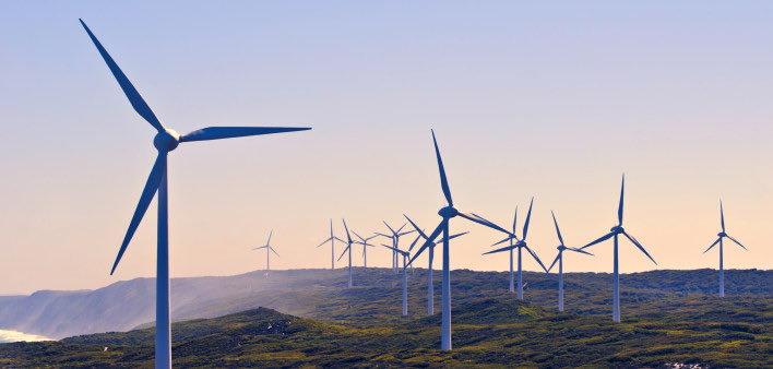 وزير الطاقة يرعى توقيع 3 اتفاقيات تخول أكواباور الاستثمار في طاقة الرياح بأذربيجان