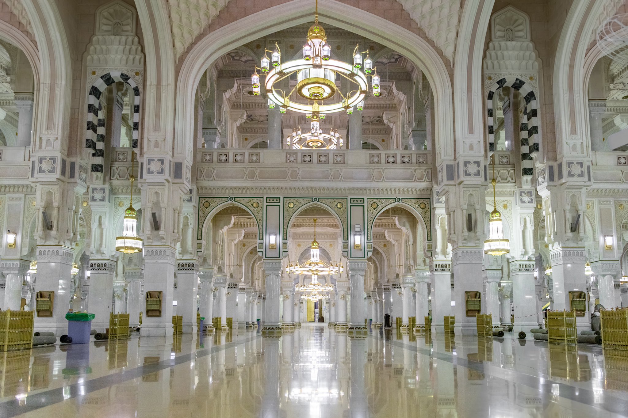تغيير 4000 قطعة رخام في المسجد الحرام