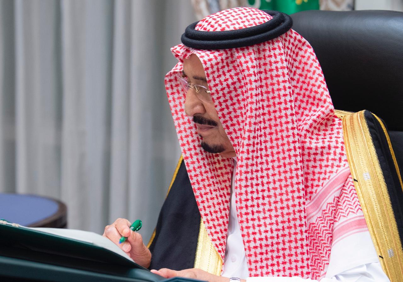 الملك سلمان يعتمد الميزانية السعودية 2021