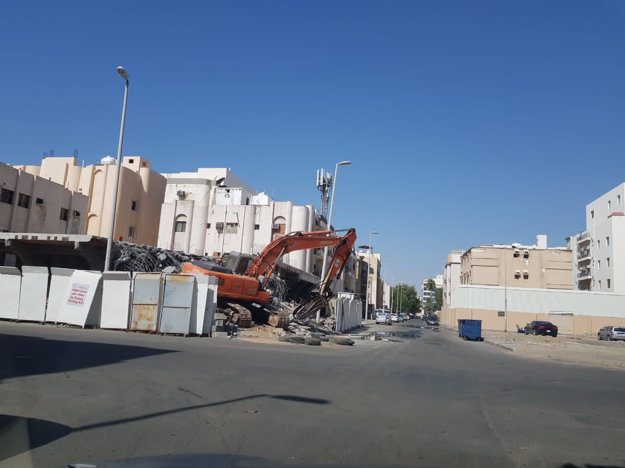 إلزام مواطن بإزالة مبنى مخالف للاشتراطات في جدة