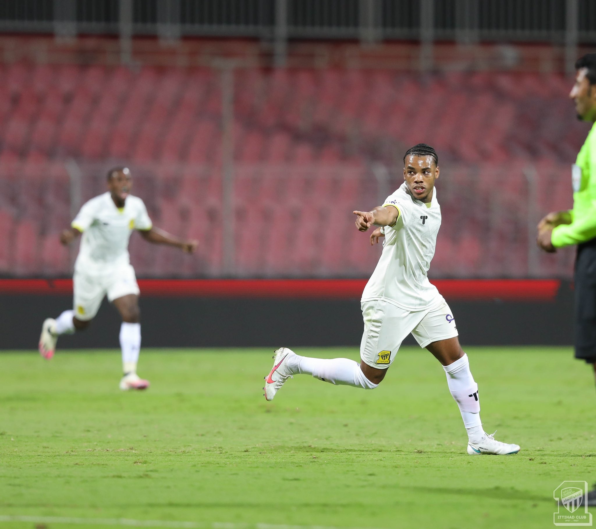 كاريلي يُجهز رودريغيز لمواجهة النصر في دوري محمد بن سلمان