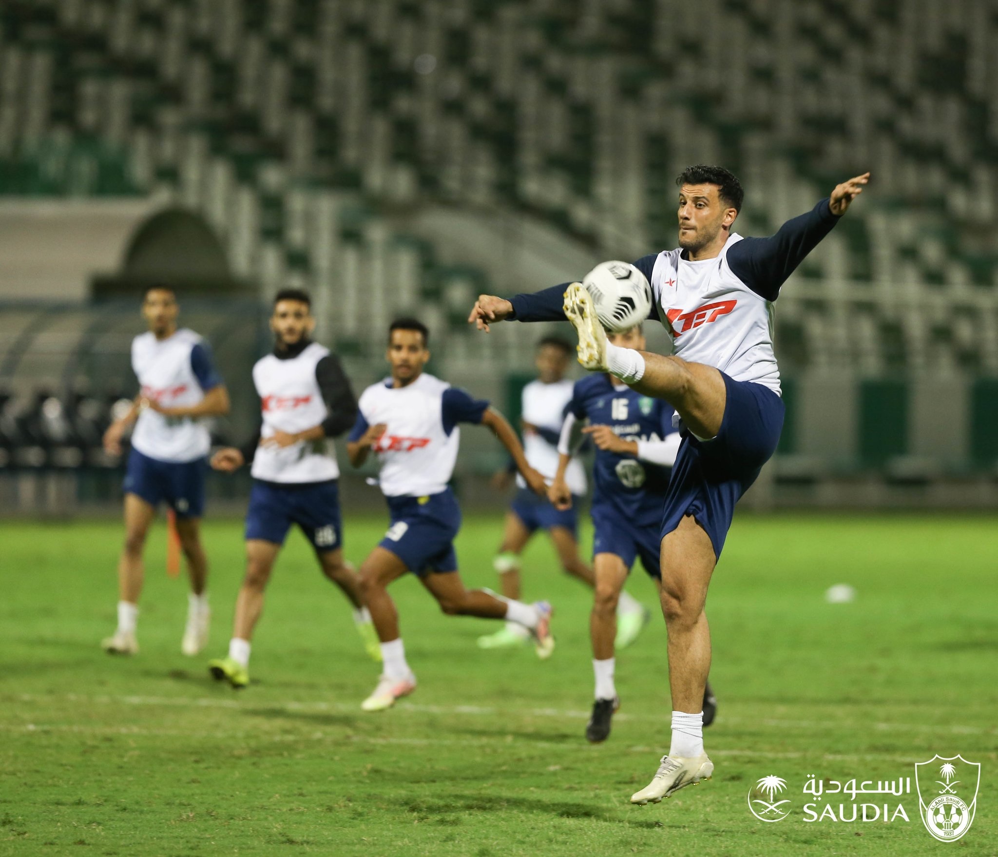 السومة يقود الأهلي ضد الفتح في دوري محمد بن سلمان