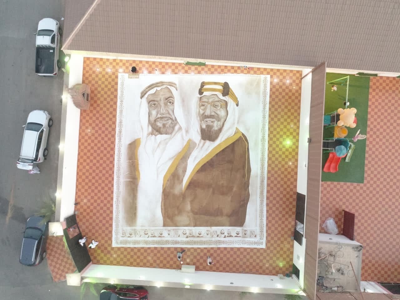 عهود عبدالله تهدي الإمارات أكبر لوحة بالعالم وتدخل غينيس