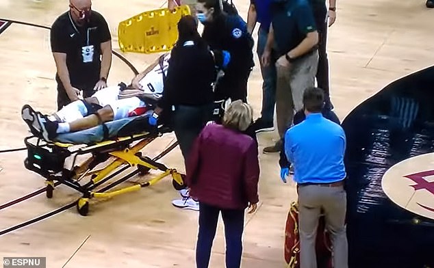 فيديو.. لاعب كرة سلة ينهار على أرض الملعب بعد إصابته بـ كوفيد-19