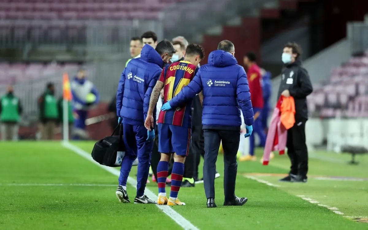 برشلونة يكشف تفاصيل إصابة كوتينيو