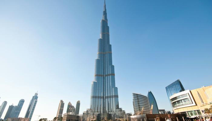 دبي تضع قيودًا جديدة على السفر وتقليص مدة فحوصات الـPCR