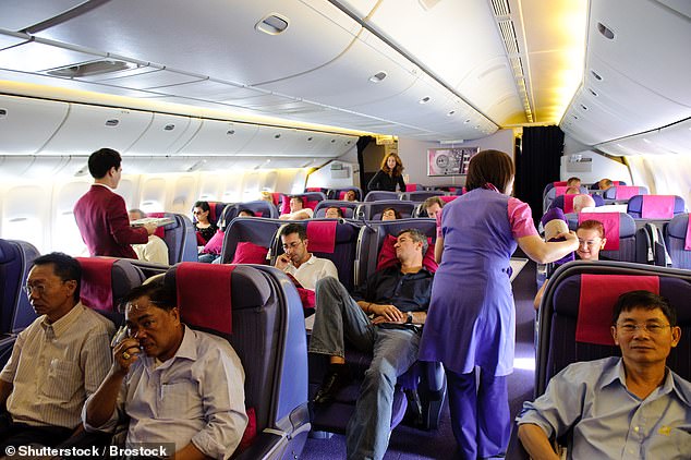 تايلاند تحظر خدمات الطعام والشراب والمجلات على رحلات الطيران الداخلية