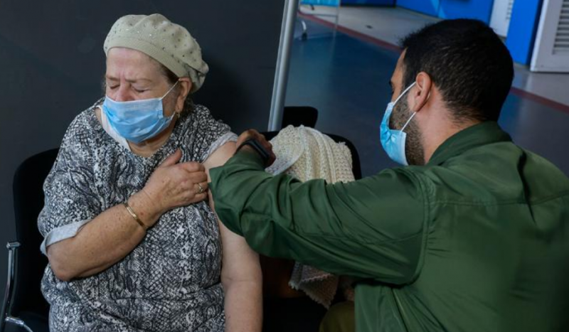 CNN السعودية والإمارات تقودان الشرق الأوسط في خطط التطعيم (1)