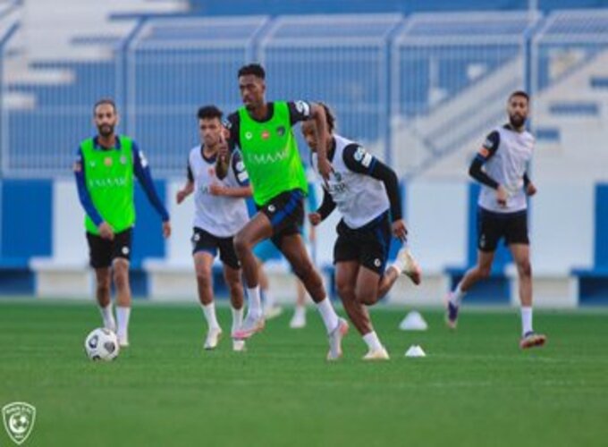 الهلال يفقد 2 من نجومه أمام النصر رسميًا