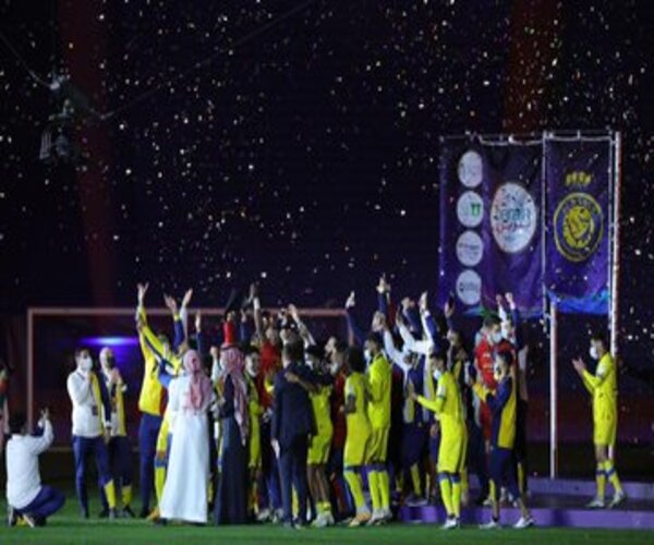 النصر يُتوج بـ السوبر السعودي