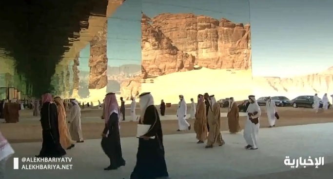 شاهد.. لحظة وصول قادة الخليج إلى قاعة مرايا لحضور القمة الخليجية برئاسة الملك سلمان