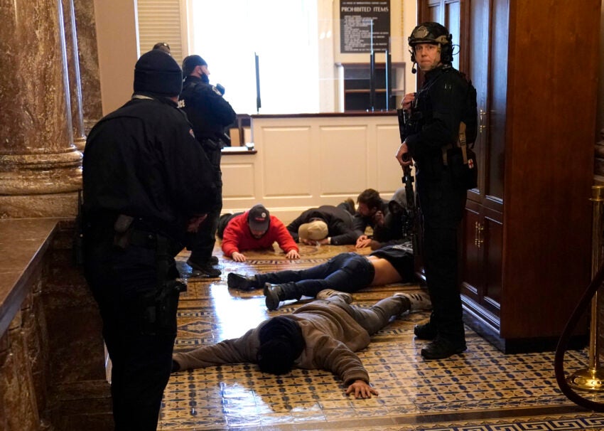 شرطة واشنطن: ما حدث ليس مظاهرات سلمية بل أعمال شغب