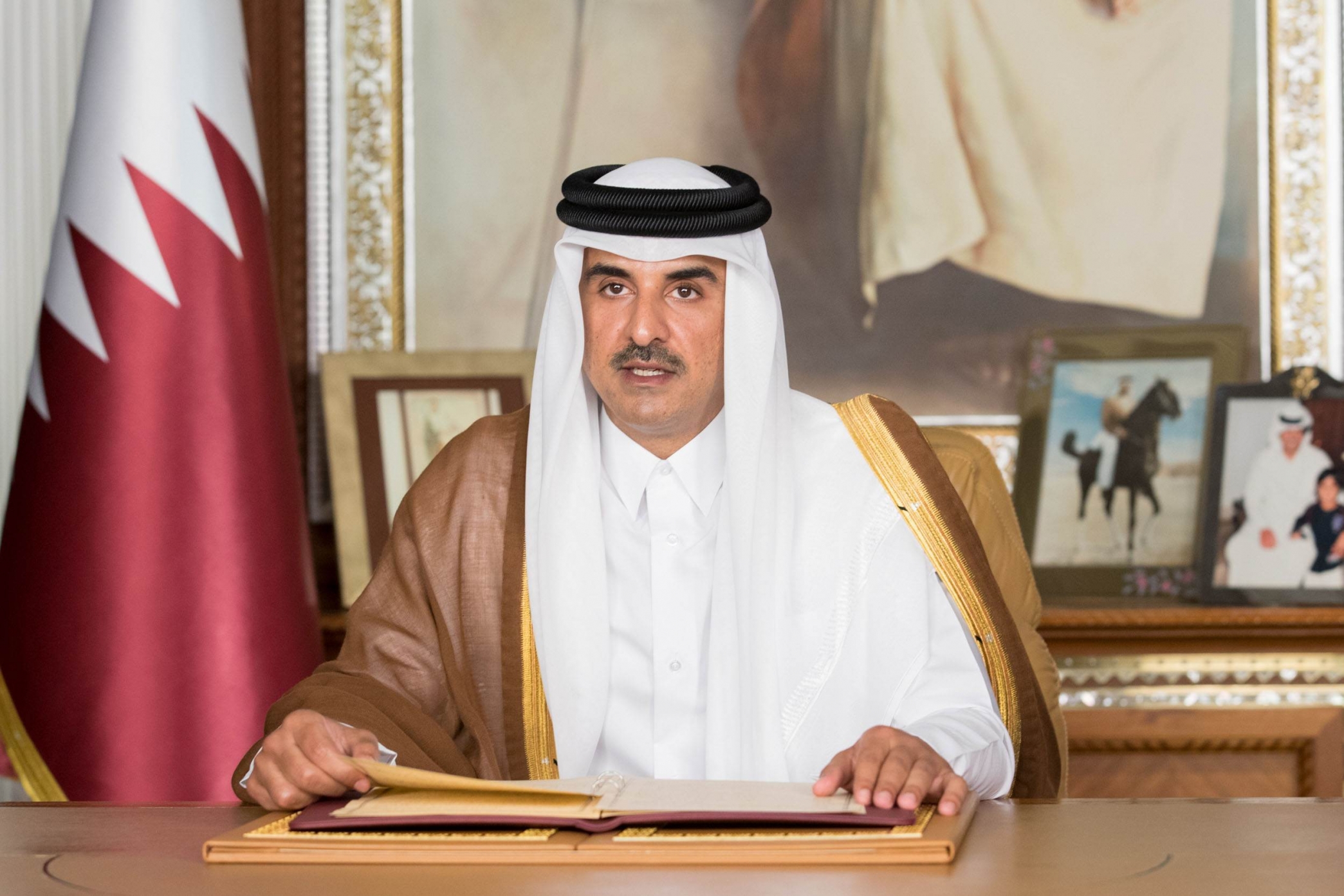 أمير قطر يقبل استقالة رئيس الوزراء