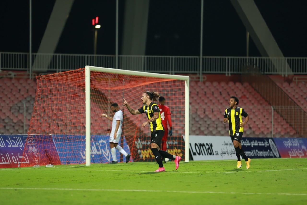 الاتحاد يتألق والشباب في مرمى الانتقادات