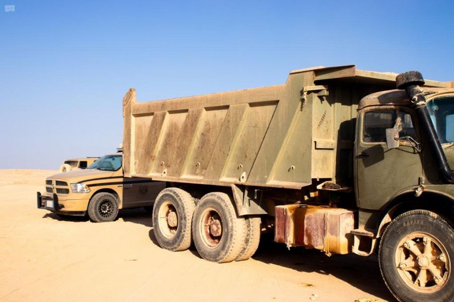 إدارة المجاهدين تضبط 62 شاحنة و4 جرافات مخالفة لنظام البيئة
