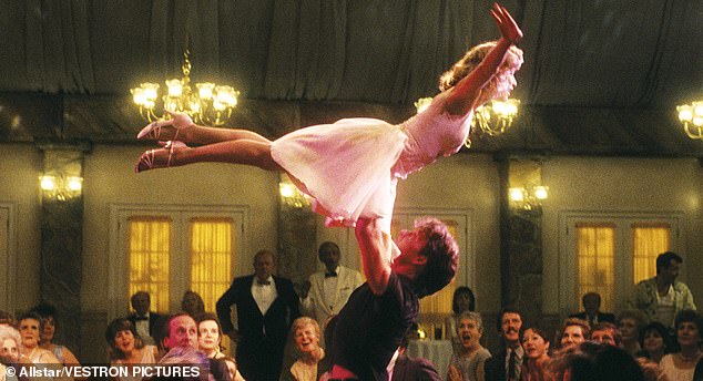 حاولت تقليد مشهد في فيلم Dirty Dancing والنهاية مروعة  (1)