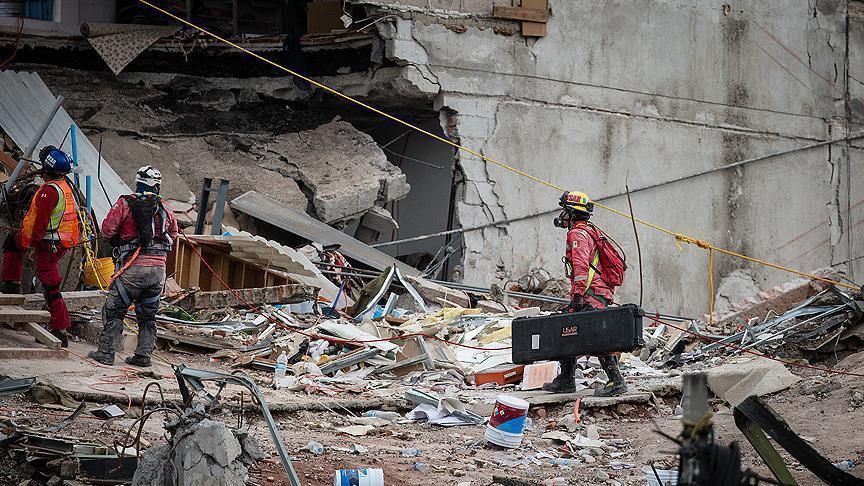 فيديو يوثق لحظات الذعر أثناء زلزال إندونيسيا