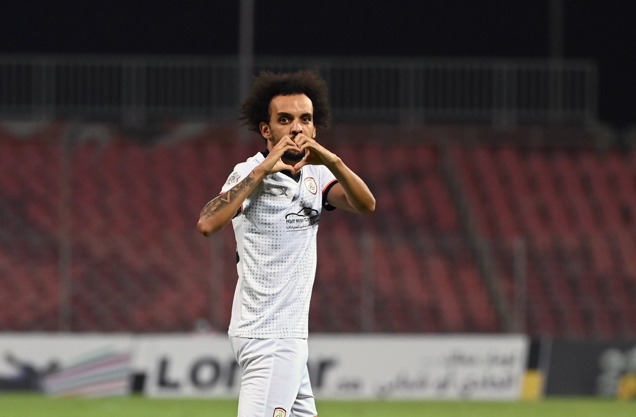 مارتينيز حزين لخروج الشباب من البطولة العربية