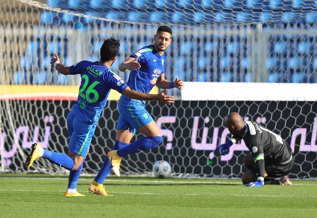 دوري محمد بن سلمان.. الفتح يتقدم على ضمك بالشوط الأول