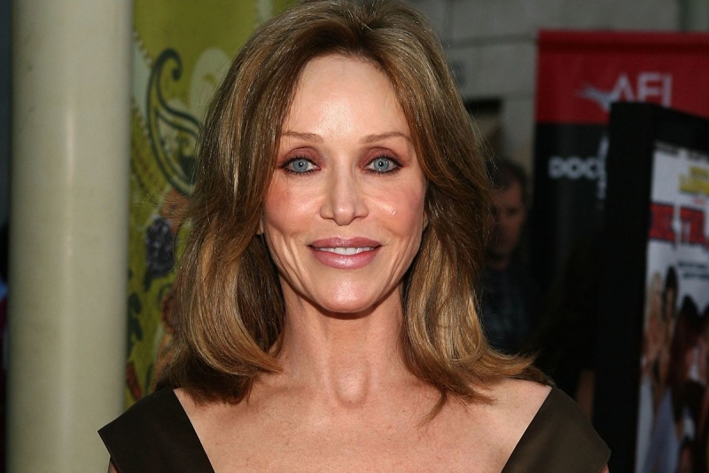 من هي تانيا روبرتس Tanya roberts ؟