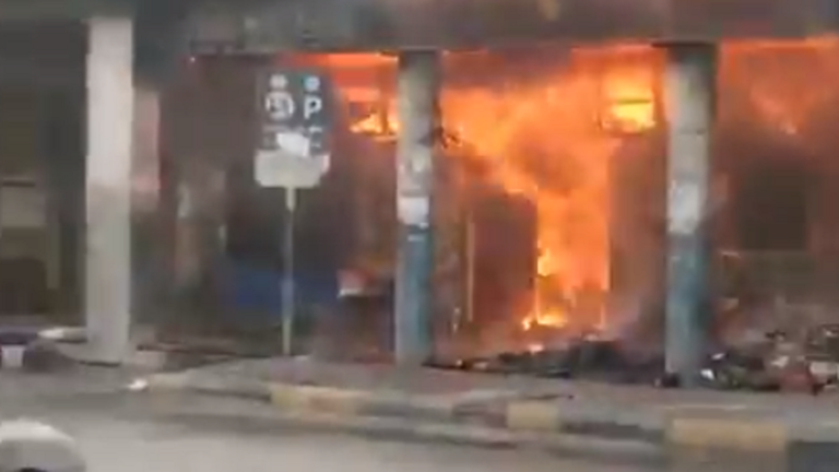 فيديو.. حريق هائل في مجمع تجاري عند القصر الرئاسي بالخرطوم
