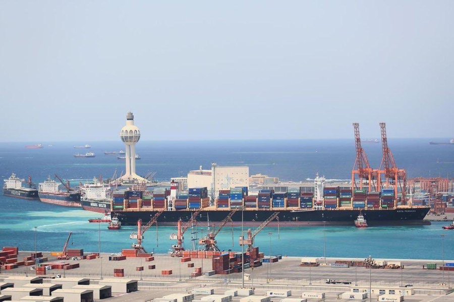 استئناف الحركة الملاحية بـ ميناء جدة الإسلامي