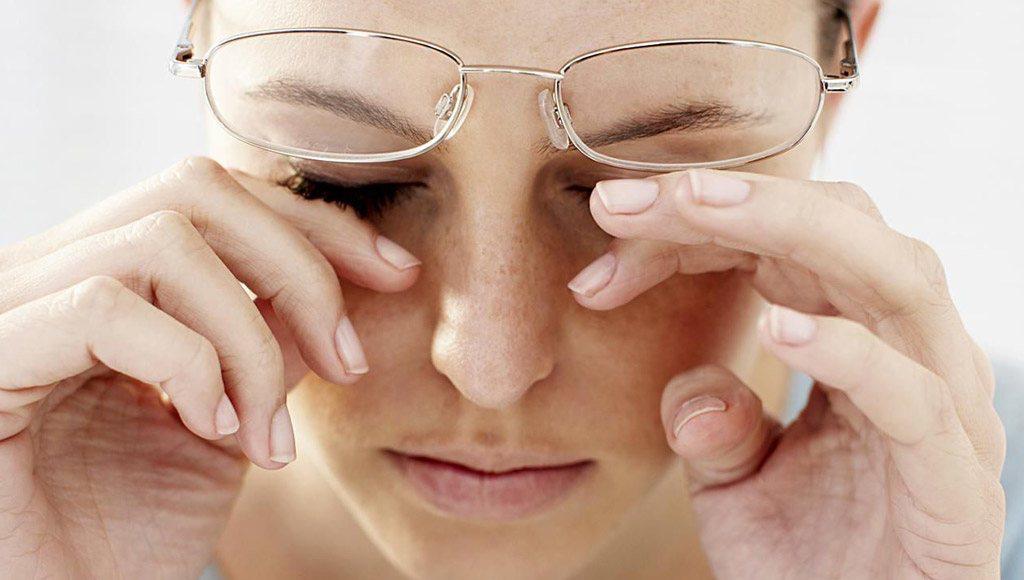 هل أصبحت النظارات الطبية إكسسوارًا أنيقًا للنظر؟