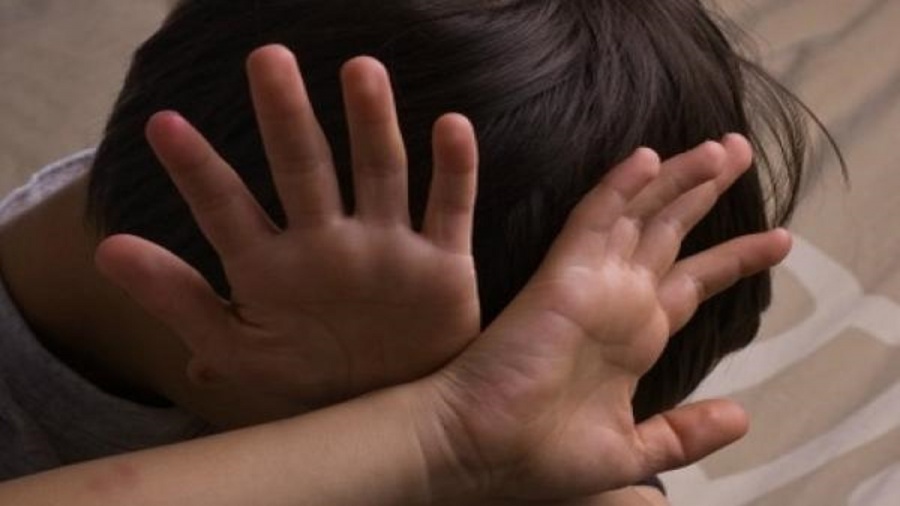 العنف الأسري : تصوير الأشخاص دون رغبتهم أحد أنواع التنمر الإلكتروني