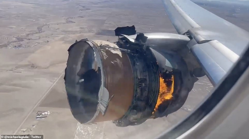 فيديو مخيف.. تساقط أجزاء من طائرة بوينغ 777 على الأرض (9)