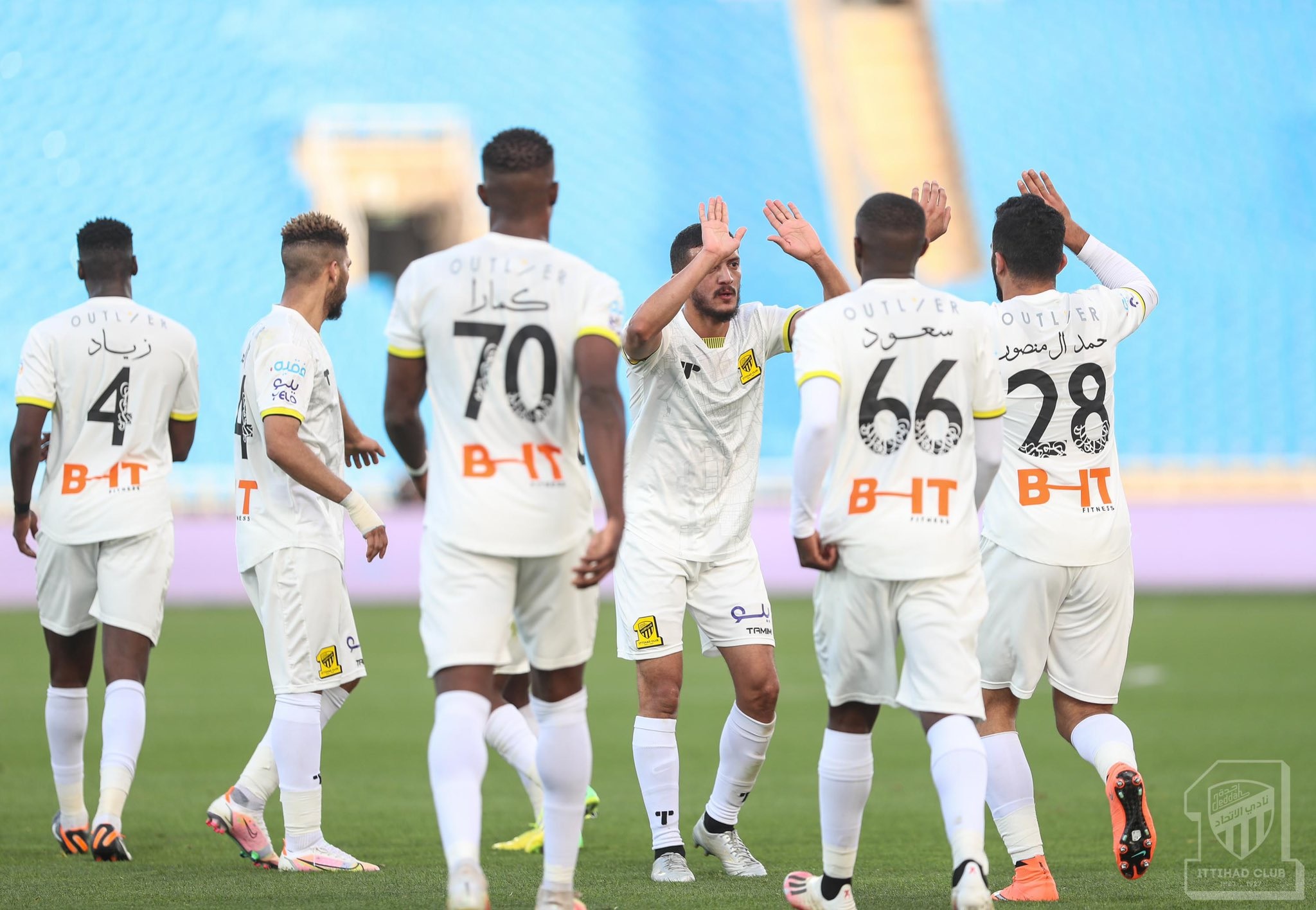 الاتحاد يؤجل تجديد عقود اللاعبين
