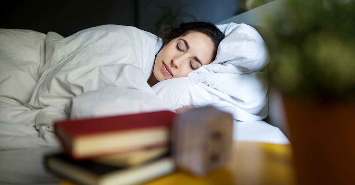 هذا ما يحدث في جسمك عند النوم على الجانب الأيسر