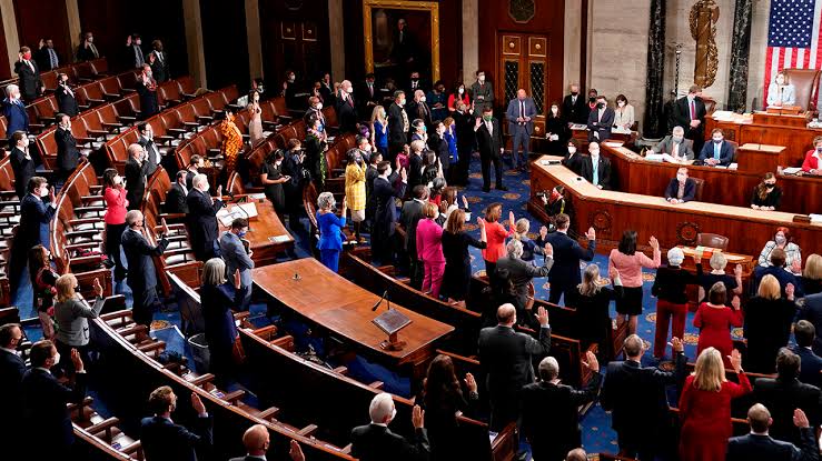 الكونغرس يوافق على مشروع بايدن لإغاثة الشعب الأمريكي