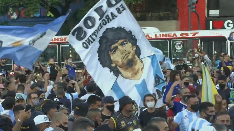 الأرجنتينيون يطلبون العدالة لمقتل مارادونا !