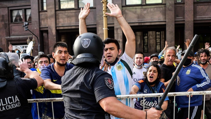 الأرجنتينيون يطلبون العدالة لمقتل مارادونا ! (3)