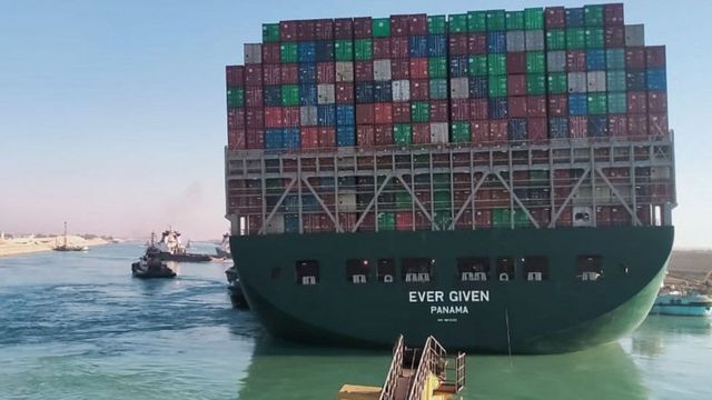 قناة السويس حريصون على إنجاح المفاوضات مع مالكي سفينة إيفر غيفن