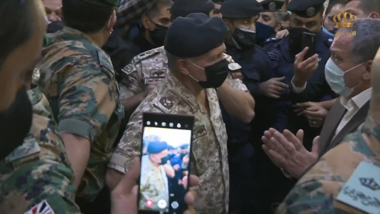 فيديو.. ملك الأردن يصل مستشفى السلط بعد حادثة انقطاع الأكسجين - المواطن
